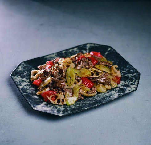 サムネイル：牛肉とれんこんの香味オイスターソース炒め