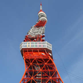 東京タワーの写真(中心が歪んで見える状態)