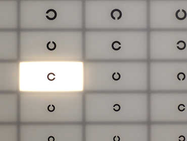 治療で1.0に回復した視力が、通院をやめた3年後に0.07まで悪化。