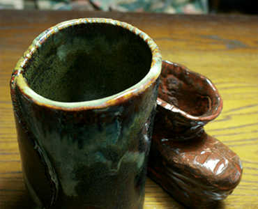 陶芸教室に通いはじめて8年以上になる患者さんの作品