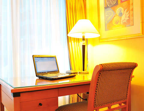 光の量や当て方を工夫すると見やすさの改善につながります。