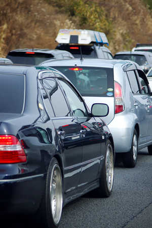 イメージ：車が渋滞している画像
